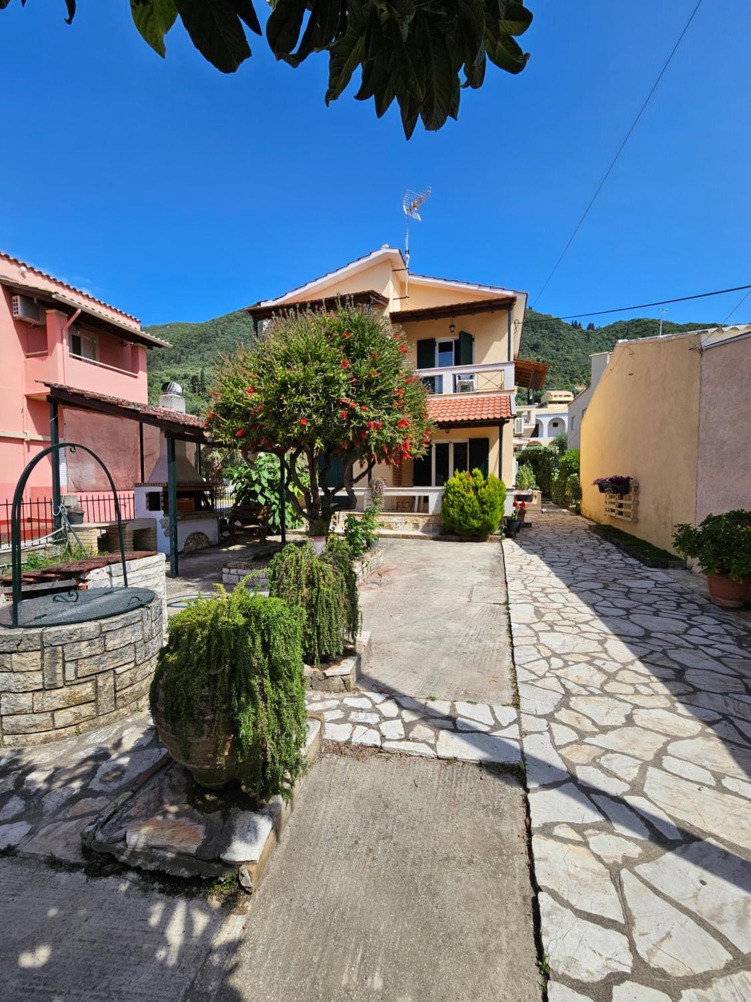 Appartement Lora Ypsos